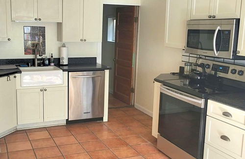 Bisbee House | Terrific Views - Block from Town - Jacuzzi Tub