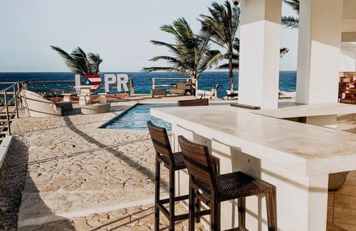 Hatillo Villa | Tesoro del Mar Stunning beachfront beach Villa