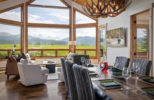 Clawson House | Teton Melody by KABINO Partial Air Conditioning Hot Tub FirePit Foosball Telescope Games WiFi Grill Mtn Views