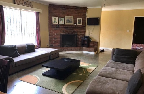 Oloitoktok House | Teule Guest House
