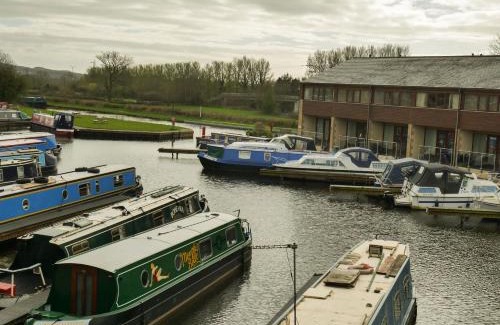 Tewitfield Apartment | Tewitfield Marina