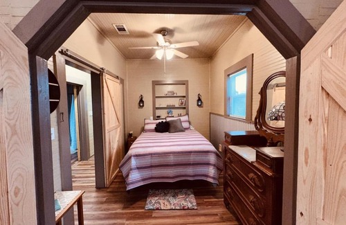 Medina House | Texas Blue Apple Cottage