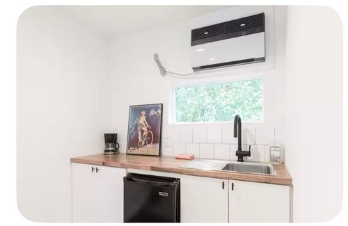 Hyde Park Apartment | Texas Bluebonnet Décor Walkable Montrose Studio 14 Centralize Suite Studio!