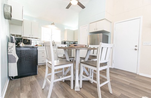 Canyon Lake House | Texas Charm Cottage in Canyon Lake
