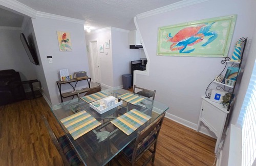 Texas City House | Texas City Salty home~ king bed- outdoor patio near Galveston, Kemah, fishing