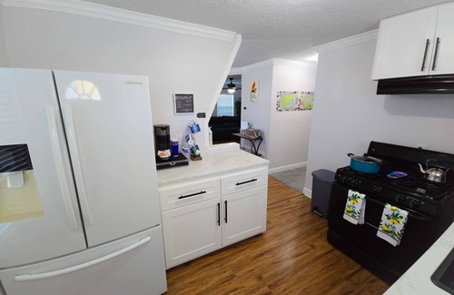 Texas City House | Texas City Salty home~ king bed- outdoor patio near Galveston, Kemah, fishing