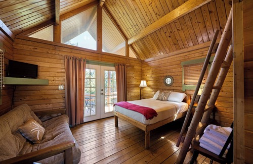 Medina Hotel | Texas Hill Country Resort