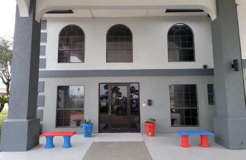 Raymondville Hotel | Texas Inn and Suites Raymondville