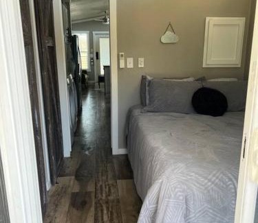 Gordonville House | Texoma Getaway - Tiny House on a Pharm