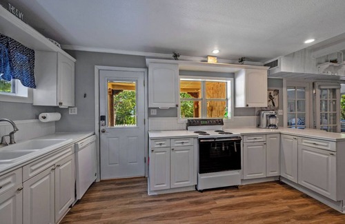 Pottsboro House | Texoma/Tanglewood Highport Marina - Adorable Cottage!n