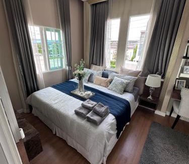 Dok Mai Apartment | Thai Family Home