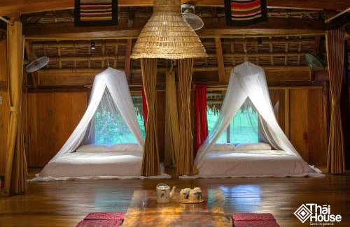 Pu Long Nature Reserve Cabin | Thai House Pu Luong - Century Old Stilt House with Terrace Views
