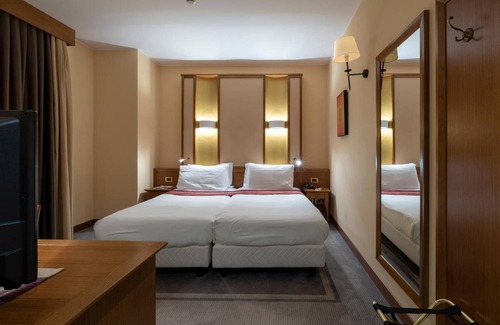 Lovadina Hotel | Thai Si
