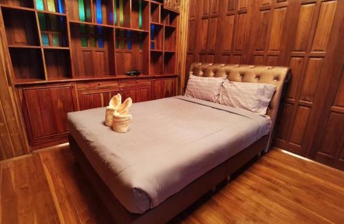 Udon Thani House | Thai traditional wooden house