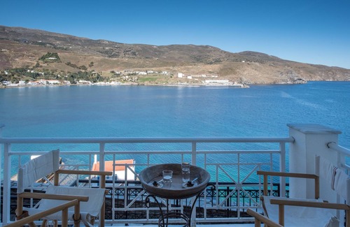 Paleopolis House | Thalassini House on Chora peninsula with a view