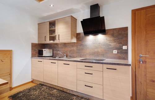 Verano Apartment | Thalerhof Apartment Christoph with Wi-Fi, Balcony & Garden