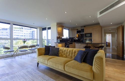 Sands End Apartment | Thames Point, Imperial Wharf