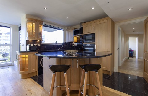 Sands End Apartment | Thames Point, Imperial Wharf