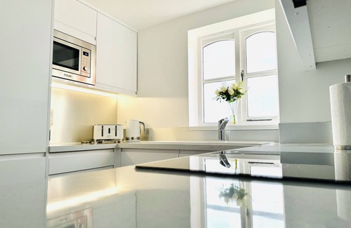 Woolwich Riverside Apartment | Thames view apartment in London