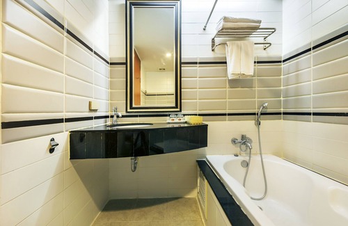 Arun Amarin Hotel | Thamrongin Hotel