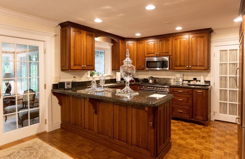 Carbondale House | Thanksgiving Dates Available for the First Time in Years!