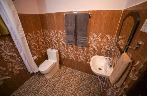 Kawasoti Hotel | Tharu Community Lodge