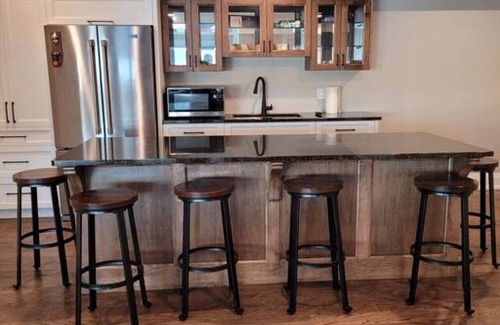 Selwyn Cottage | Thaya Cottage · Chemong Lake