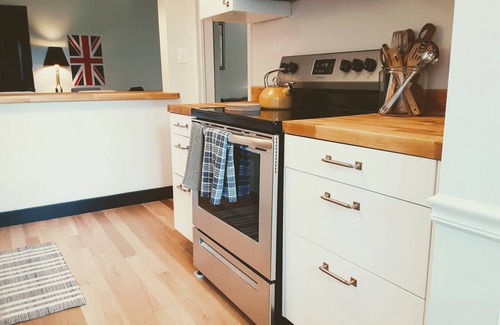 Morganton Condo | The 007 Flat - Posh Downtown Condo in Bloody Brilliant Location