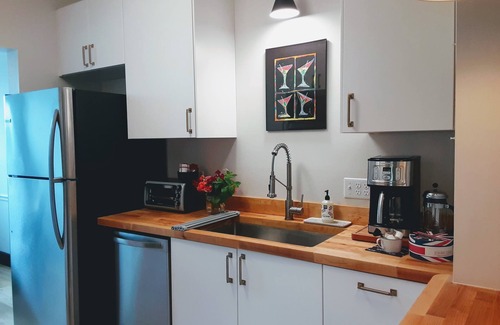 Morganton Condo | The 007 Flat - Posh Downtown Condo in Bloody Brilliant Location