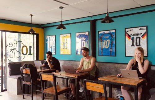 Thong Sala Hostel | The 10 club hostel