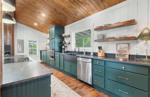 Tattnall County House | The 1900 Farmhouse Retreat - on 78 acres!