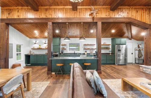 Tattnall County House | The 1900 Farmhouse Retreat - on 78 acres!
