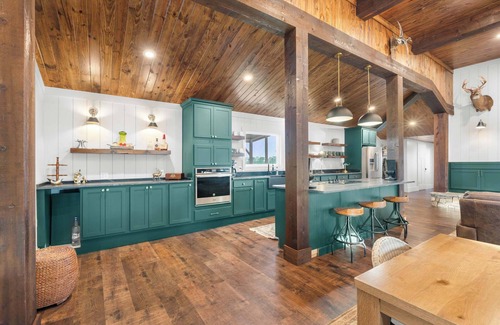 Tattnall County House | The 1900 Farmhouse Retreat - on 78 acres!