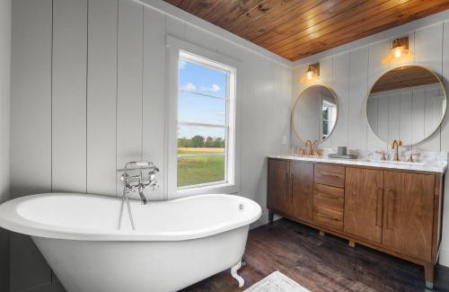 Tattnall County House | The 1900 Farmhouse Retreat - on 78 acres