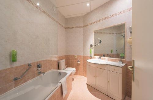 Juan-les-Pins Hotel | The 1932 Hotel & Spa Cap d'Antibes - MGallery Collection