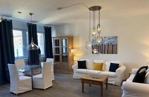 Bramfeld Apartment | The 2-room apartment is bright and lovingly furnished. It is located in our apartment house Haldesdorfer Straße and is 60 m2 big.