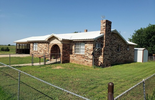 Love County House | The 36 House - A comfortable, dog-friendly place escape the city.