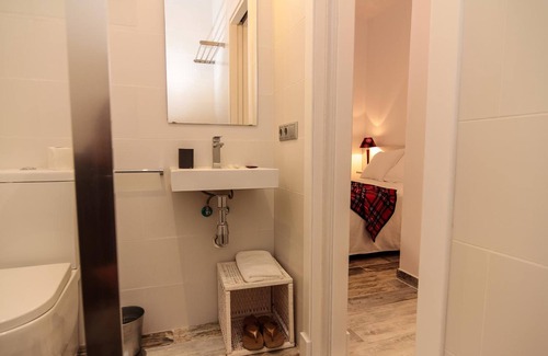 Tarifa House | The 8 Rooms House