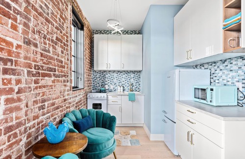 Golden Triangle Apartment | The Acoma House