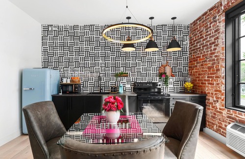 Golden Triangle Apartment | The Acoma House