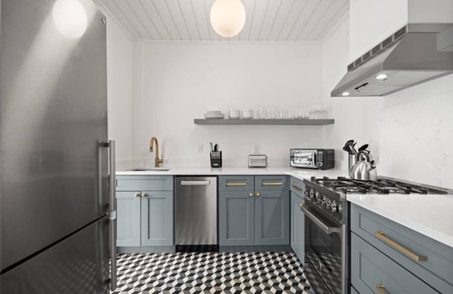 Hyde Park Apartment | The Adaline #6 | Gorgeous Hyde Park Apartment