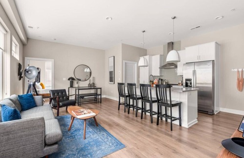 Hillsboro West End Apartment | The Adjourn: cozy condo near Vandy w/parking