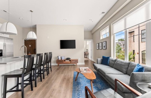 Hillsboro West End Apartment | The Adjourn: cozy condo near Vandy w/parking