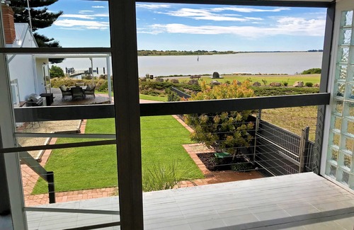 Goolwa Apartment | The Admiral Riverside Studios - Waterfront Accommodation in the Goolwa Township