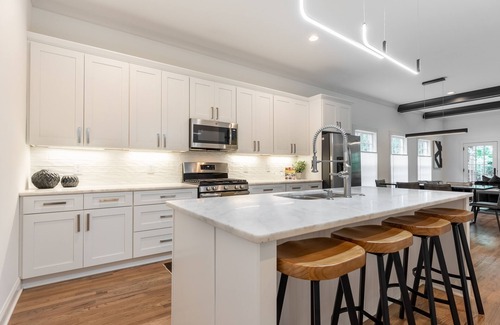 East Hill House | The Alabaster - Stylish Home in East Nashville