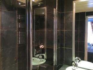 Kelvinbridge House | The Alamo Guest House