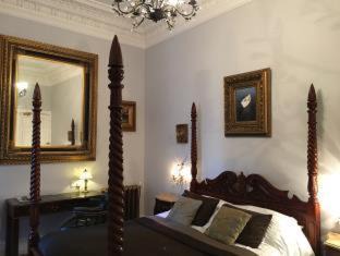 Kelvinbridge House | The Alamo Guest House
