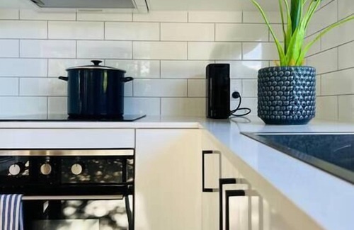 Mittagong House | The Alice - cosy art-cottage