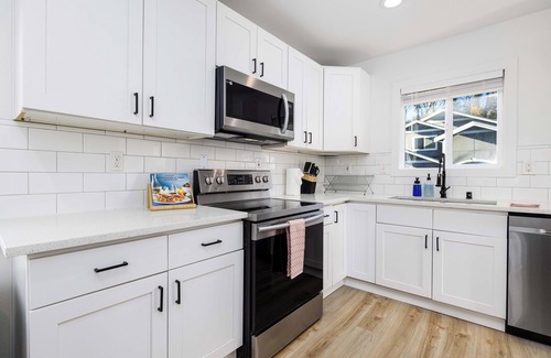 Tukwila House | The Allentown-Cozy Modern 6bd/3ba near Airport and Downtown