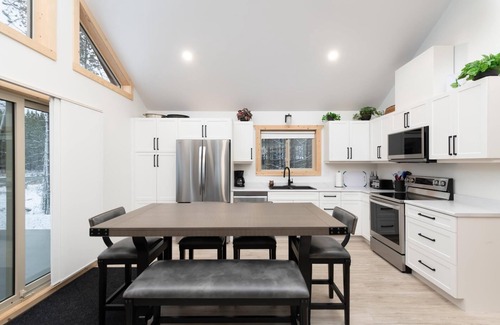 Valemount House | The Alpine Cabin Rental